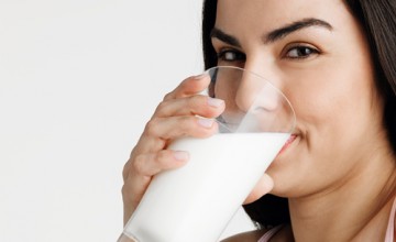 Der Artikel emfpiehlt fettarme Milch nach dem Training.