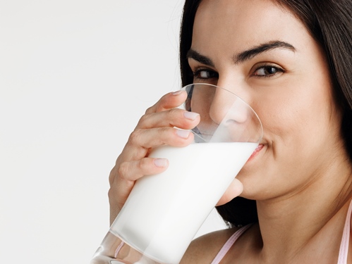 Der Artikel emfpiehlt fettarme Milch nach dem Training. 